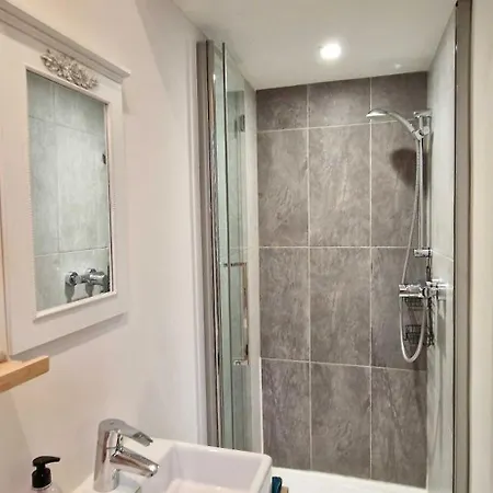Beautiful 1br In The Heart Of Cannes!